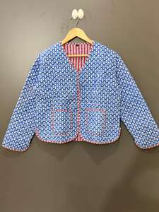 Blouson bomber pour femme indienne en coton biologique 100% matelassé réversible à imprimé géométrique, doublure en peau de mouton, longueur courte - Product Image 2