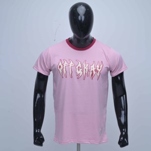 เสื้อยืดแขนสั้นผู้ชายสีชมพูคุณภาพสูงขายส่ง พร้อมขอบตัดสีและลายพิมพ์ตัวอักษร เสื้อเจอร์ซีย์ลำลอง คอกลม ทรงปกติ - Product Image 1