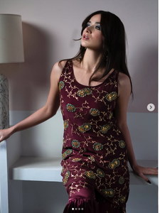 Sari de Seda para Mujer SADIA AUN HUTE COUTURE, Siluetas Fluidas, Tonos de Joyas Profundos, Intrincadamente Adornado, Secado Rápido, Absorbe la Humedad - Product Image 2