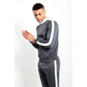 Conjunto Deportivo Personalizado al por Mayor para Hombre, 340g, Ligero, Invierno, 100% Poliéster, Tallas Grandes, Sudadera con Capucha y Pantalones Jogger - Product Image 4