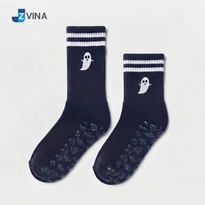 Chaussettes de sport JZVINA personnalisées bleu marine avec broderie fantôme, antidérapantes, pour Pilates, style décontracté automne, pour Halloween - Product Image 1