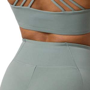 Sujetador Deportivo Verde Salvia con Logotipo Personalizado para Mujer, Top Corto Deportivo Acolchado de Alta Sujeción para Gimnasio, Ropa Deportiva al por Mayor - Product Image 3