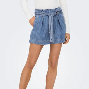 Short en jean bleu vintage à taille élastiquée avec poches arrière, délavé, conçu pour la mode urbaine tendance, qualité supérieure, pour femme - Product Image 1