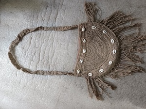 Sac à bandoulière marron en crochet avec franges et pompons, sac à main décoré de coquillages, fermeture éclair, sac bandoulière pour la plage et les voyages - Product Image 1