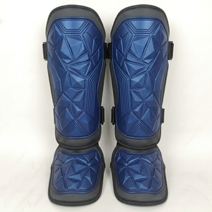 Protège-tibias légers unisexes professionnels en PU noir avec fermeture auto-agrippante élastique pour la boxe adulte - Product Image 1