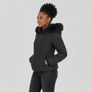 Chaqueta acolchada de plumón para mujer, diseño OEM personalizado, color blanco, con capucha de piel sintética, cierre completo y acolchado, ideal para el invierno. - Product Image 2