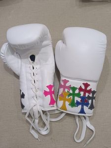 Gants de boxe MMA en cuir professionnels de haute qualité avec logo personnalisé, poignées respirantes pour la fermeture et imperméables - Product Image 6