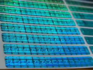 Etiqueta Holográfica de Seguridad Ovalada Plateada Personalizable, Anti-Falsificación, a Prueba de Manipulaciones, Resistente al Agua, con Características de Etiqueta Digitech - Product Image 2