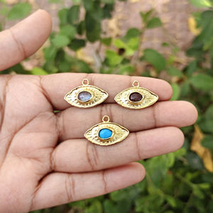 Conector de joyería en forma de ojo de latón macizo martillado chapado en oro de 18K, engaste único para piedra preciosa de piedra lunar blanca de 6x8mm, componentes de 14mm - Product Image 4