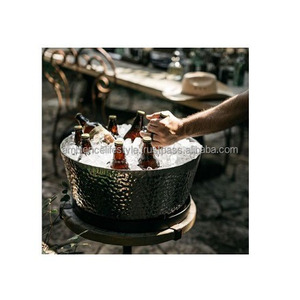 Cubo de hielo metálico de alta resistencia con paredes gruesas que garantizan un rendimiento de enfriamiento duradero, adecuado para bares, restaurantes y hogares. - Product Image 2