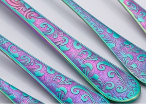 Ensemble d'ustensiles de table en métal plaqué arc-en-ciel avec motif floral, design glamour, résistant à la rouille, ustensiles de fête - Product Image 2