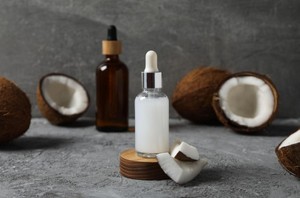 Aceite de Coco Virgen Puro Prensado en Frío de Ben Tre al por Mayor - Product Image 3