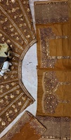 Ensemble Lehenga Choli doré pour femmes avec broderies, tenue de mariage indienne traditionnelle de Samp Corporation