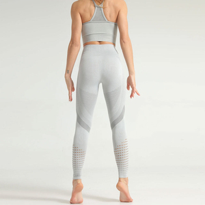 Ensemble de yoga tendance pour femmes, nouvelle collection 2025, ensemble de yoga tendance pour femmes avec logo personnalisé, prix bas, OEM - Product Image 4