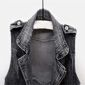 Chaleco Vaquero Estilo Occidental – Chaleco de Mezclilla sin Mangas con Pico Tradicional - Product Image 5