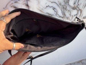 Bolso de Hombro de Cuero Auténtico con Diseño Artesanal y Grabado a Mano, Estilo Bohemio, Multiusos para Mujer - Product Image 6