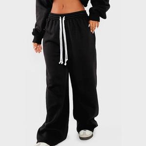 Ensemble 2 pièces en polaire pour femme : sweat à capuche court et pantalon de jogging large, noir uni, style décontracté streetwear et sportswear, manches longues, coupe régulière - Product Image 3
