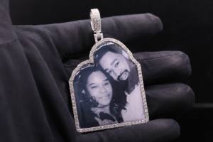 Pendentif Apex en alliage plaqué or de qualité supérieure, aspect diamant CZ glacé - Product Image 4