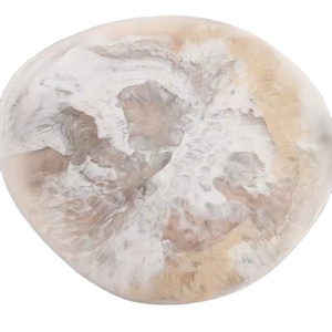 Plateau de service rond en résine, brun crème, motif tourbillon, plat décoratif, plateau à fromage marbré, plateau à dessert, vaisselle artisanale, design moderne - Product Image 1