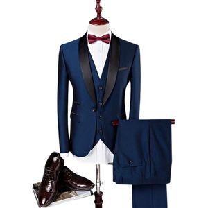 Costume de mariage homme velours bordeaux à revers cranté, coupe ajustée, deux pièces, pour soirée automne-hiver - Product Image 3