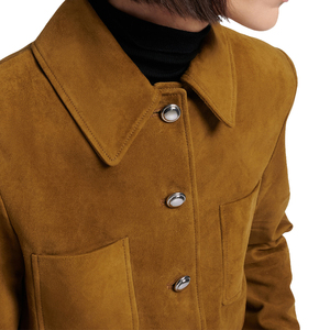 Veste en cuir suédé marron sur mesure pour femme, 100 % cuir véritable, coupe courte et droite, boutonnée sur le devant, quatre poches, mode OEM privée - Product Image 6
