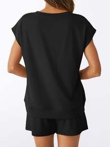 Sweat-shirt unisexe à manches courtes avec design numérique et col en V attrayant, style pull-over, couleurs tendance, design estival - Product Image 4