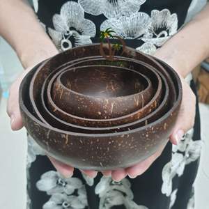 Ensemble de bols en coquille de noix de coco bohème avec cuillère - Écologique, non toxique, pour usage domestique - Logo personnalisé disponible - Diamètre du bol 12-13 cm - Product Image 1