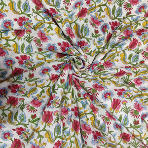 Tela de Algodón Estampada a Mano con Motivos Florales en Azul Índigo y Dorado Azafrán por Metro para Costura, Manualidades y Decoración del Hogar - Product Image 5