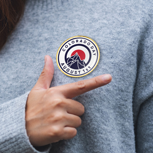 Badge métallique personnalisé en forme de broche ronde, imprimé en couleur, avec revêtement époxy, logo personnalisé - Product Image 6