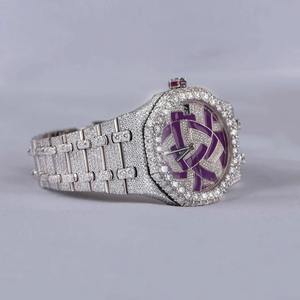 Montre pour homme en acier inoxydable avec cadran spirale violet, sertie de diamants Moissanite, mouvement à quartz, luxe, style Hip Hop, personnalisable avec affichage de la date - Product Image 2