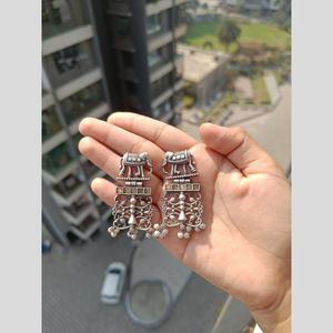 Pendientes Colgantes de Piedra Pota y Perlas con Baño de Oxidación Amarilla, Joyería de Moda Jewelemarket - Product Image 1