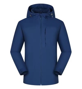 เสื้อแจ็คเก็ตกันลมกันน้ำระบายอากาศได้ดี สไตล์ไฮสตรีทสำหรับผู้ชาย สีพื้นแบบกำหนดเอง เสื้อคลุมสำหรับกิจกรรมกลางแจ้ง - Product Image 3