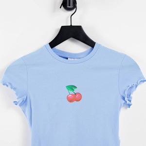 T-shirt court tendance pour femme style streetwear – Look décontracté et jeune à manches courtes - Product Image 2
