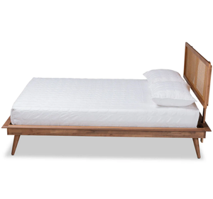 Lit plateforme scandinave à profil bas en teck massif de style Mid-Century Modern avec tête de lit en rotin naturel, taille King Size - Product Image 2