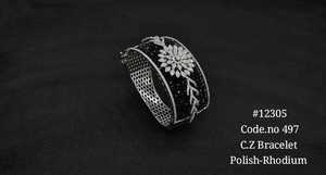 Bracelet manchette en laiton plaqué rhodium avec zircon cubique bleu 12305, motif floral, pour femme, idéal pour les soirées - Product Image 3