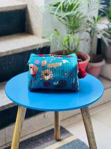 Bolsa de Cosméticos Impermeable Ecológica de Algodón Acolchado con Estampado de Animales de Dibujos Animados, Tamaño Mediano, Cierre de Cremallera, Bolsa de Viaje Portátil Azul - Product Image 4