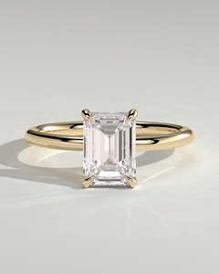 แหวนเพชรเม็ดเดี่ยวทรงเหลี่ยมมรกต 2 กะรัต ทองคำแท้ 14K เพชรเพาะเลี้ยงในห้องปฏิบัติการ ตัวเรือนแบบ 4 กรงเล็บ ระดับความสะอาด E VVS2 เครื่องประดับหมั้นสุดหรู ปี 2026 - Product Image 1