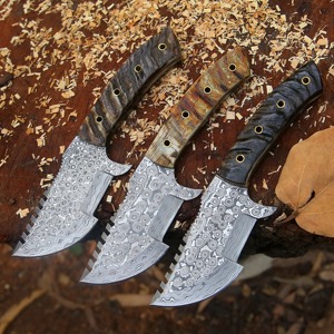 Couteau de chasse et de camping artisanal OEM/ODM en acier Damas de qualité industrielle, lame droite de 10 pouces, manche en corne, pointe tombante, style Viking - Product Image 6