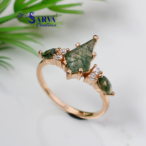 Anillo de Compromiso de Ágata Musgosa Natural en Forma de Cometa con Circonitas Cúbicas de Corte Pera en los Laterales, Anillo de Boda de Plata de Ley de Lujo - Product Image 4
