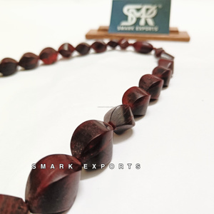 Collier élégant fait à la main en corne de buffle rouge avec perles, finition naturelle polie, toucher réel, durable, élégant, pour tous les jours et les occasions spéciales - Product Image 5