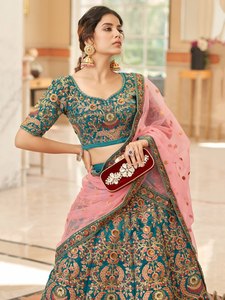 Lehenga Choli en velours brodé Zari floral, robe ethnique éco-responsable à taille naturelle pour femme, idéale pour mariée, mariage et festivals - Product Image 4