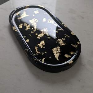 Premium Resin <b>Decorative</b> <b>Trays</b> Oval and Round Shapes for Refined Interiors - Product Image 1