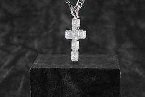 Pendentif Croix de Luxe Style Hip Hop Entièrement Sertie de Moissanite, Collier Pendentif en Argent 925, Pendentif Religieux pour Hommes - Product Image 2