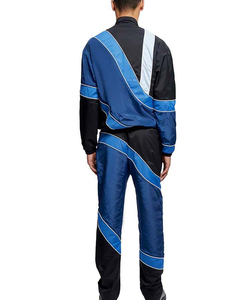 Survêtements pour hommes en nylon coupe-vent avec design unique à rayures en V – Produit à fort profit – Survêtements streetwear pour hommes années 90 - Product Image 3
