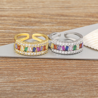 Cincin Tunangan Kristal Zirkonia Gaya Barat Harga Pabrik QIKU, Desainer Mewah Ringan, Dapat Disesuaikan untuk Wanita