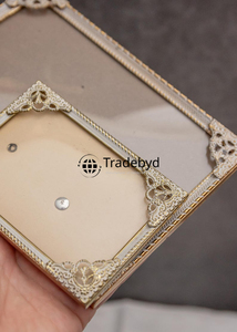 Cadre photo en métal de luxe, accent décoratif par Tradebyd - Product Image 5