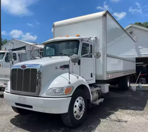 Camión de Caja Seca Peterbilt 337 de 2018, Listo para Exportación - Caja de 24 pies - Techo Translúcido - Para Mudanzas, Entregas, Transporte y Jardinería - Product Image 4