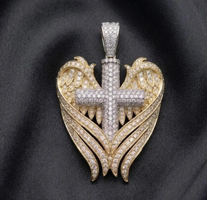 Colgante de Cruz de Moissanita con Alas de Ángel y Corazón, Joyería de Color Dorado para Regalo y Moda - Product Image 1