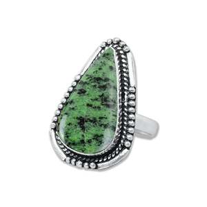 Anillo Minimalista Elegante y Sencillo de Plata de Ley 925 con Bisel de Rubí Zoisita, Hecho a Mano con Gema Natural de Múltiples Formas, Cristiano - Product Image 5