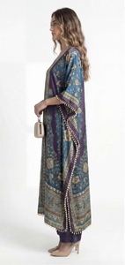 Robe longue kaftan pour femme en soie polyéthylène à plumes, coupe ample et décontractée, élégante et fluide, idéale pour l'été, l'hiver, l'automne et le printemps - Product Image 2